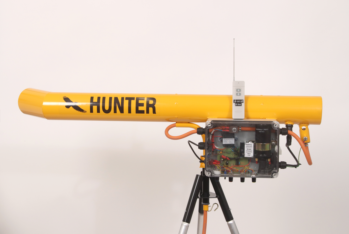 Hunter bird scarer – Remote control model – Hunter Steel